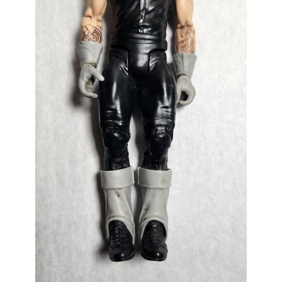 Mattel WWE Undertaker 7.5" Action Figure 2011 With 2 Topps Trading Cards - Picture 3 of 7